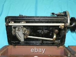 Original 1918 Modèle 28 Singer Avec Victorian Decal Hand Crank Machine À Coudre