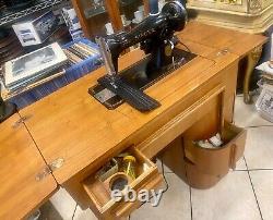 RARE Machine à coudre Singer de 1946, avec cabinet n° 42