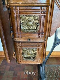 RARE Table de machine à coudre Singer à pédale antique de 1894 avec 7 tiroirs et plus