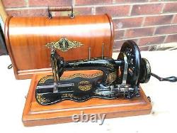 Rare 1885 Chanteur Antique 12k De Base Fiddle Manivelle Machine À Coudre À La Main