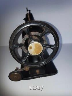 Rare 1924 Machine À Coudre Industrielle Chanteur 31k32 Tête Alimentation Goutte Réversible