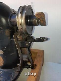 Rare 1929 Chanteur 68-7 Bouton De Verrouillage De Point Machine À Coudre Industrielle Tête