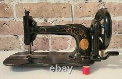 Rare & Belle 1877 Singer Modèle 12 Nouvelle Famille Fiddle Base Sewing Machine