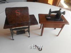 Rare C. 1925 Tin & CI Singer Sewing Machine Banks. Banque De Machines À Coudre Des Doigts
