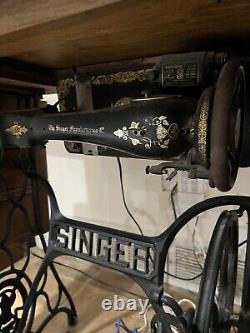 Rare Machine à coudre en bois vintage Singer des années 1900, décor de meuble