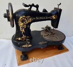 Rare Vintage Chanteur Industriel 23-8 Bouton Machine À Coudre Trou