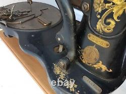 Rare Vintage Chanteur Industriel 23-8 Bouton Machine À Coudre Trou