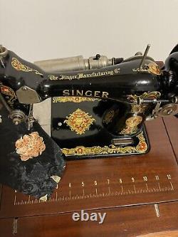 Rare machine à coudre Singer antique peinte à la main dans son meuble, fonctionnelle, état neuf