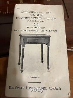 Rare machine à coudre Singer antique peinte à la main dans son meuble, fonctionnelle, état neuf