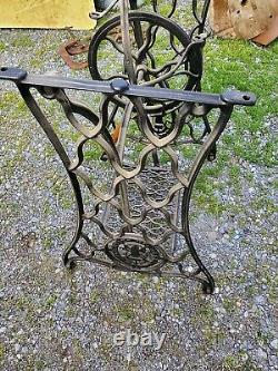 Singer Couture Machine Treadle Plain Crossbar (dck) Table Legs Cast Iron Cmplt