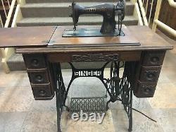 Singer- Machine À Coudre Antique Avec Table