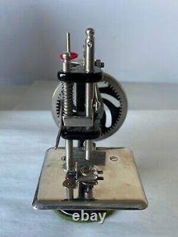 Singer Miniature Enfants Jouet Machine À Coudre # 20 Hand Crane Original 1920 + Cas