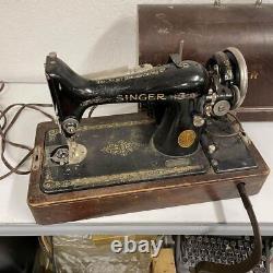Singer Portable Sewing Machine Working Bentwood Case Aa126236 Modèle 99 -rd Dscrp