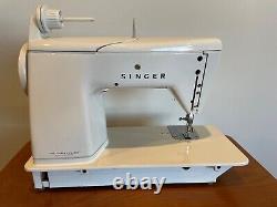 Successeur de 411G Machine à coudre Singer 1961 611G entièrement testée en Allemagne