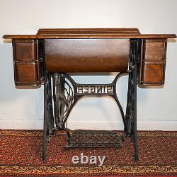 Superbe 1910 Singer Model 27 Sphinx Sewing Machine Dans La Table D'armoire D'origine