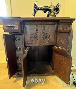 Table de machine à coudre Singer modèle antique de 1910 en bon état de fonctionnement
