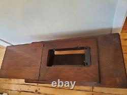 Table dessus de machine à coudre à pédale Singer ancienne avec tiroirs