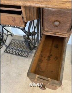 Vintage 1923 Singer Treadle Machine À Coudre Et Table G9740451