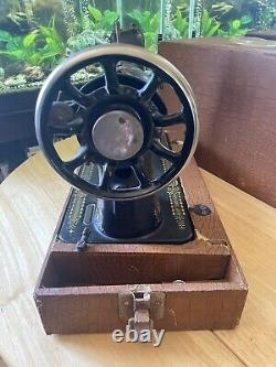 Vintage Antique Singer Machine À Coudre Sn G9923510 Modèle 66 Red Eye 1911 Avec Boîte