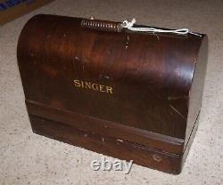 Vintage EUC 1924 Singer Modèle 99 avec boîtier en bois courbé et clé, moteur, contrôle du genou