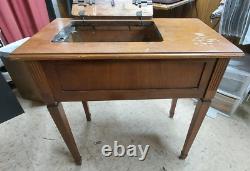 Vintage Pold Away Cabinet Mount Machine À Coudre Table Singer Bois Franc