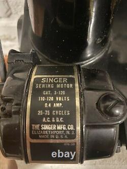 Vintage Singer 221 Featherweight Sewing Machine Case & Accessories 1954
