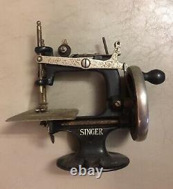 Vintage Singer Sew Handy Miniature Main Cran Machine À Coudre Des Enfants Fabriqué Aux États-unis