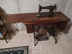 Vtg Antique Singer Treadle Sewing Machine Table Armoire En Fonte En Bois De Chêne