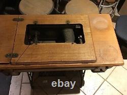 Vtg Antique Singer Treadle Sewing Machine Table Cabinet En Fonte De Fer Bois Tiger Chêne