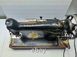 Œuvre Vintage 1910 Chanteur No. 66 Red Eye Sewing Machine Avec Genou Pedal & Case